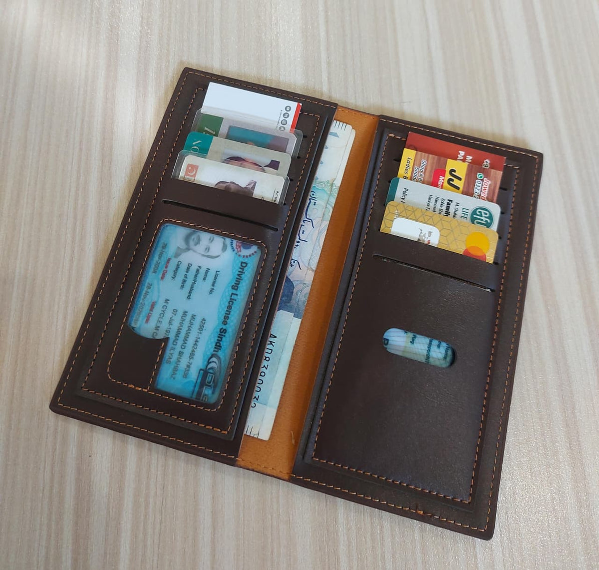 Men’s Premium Slim Wallet – 10 Card Slots & Cash Compartment | Ultra-Thin Leather Wallet